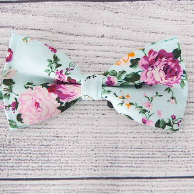 Bow tie with flowers